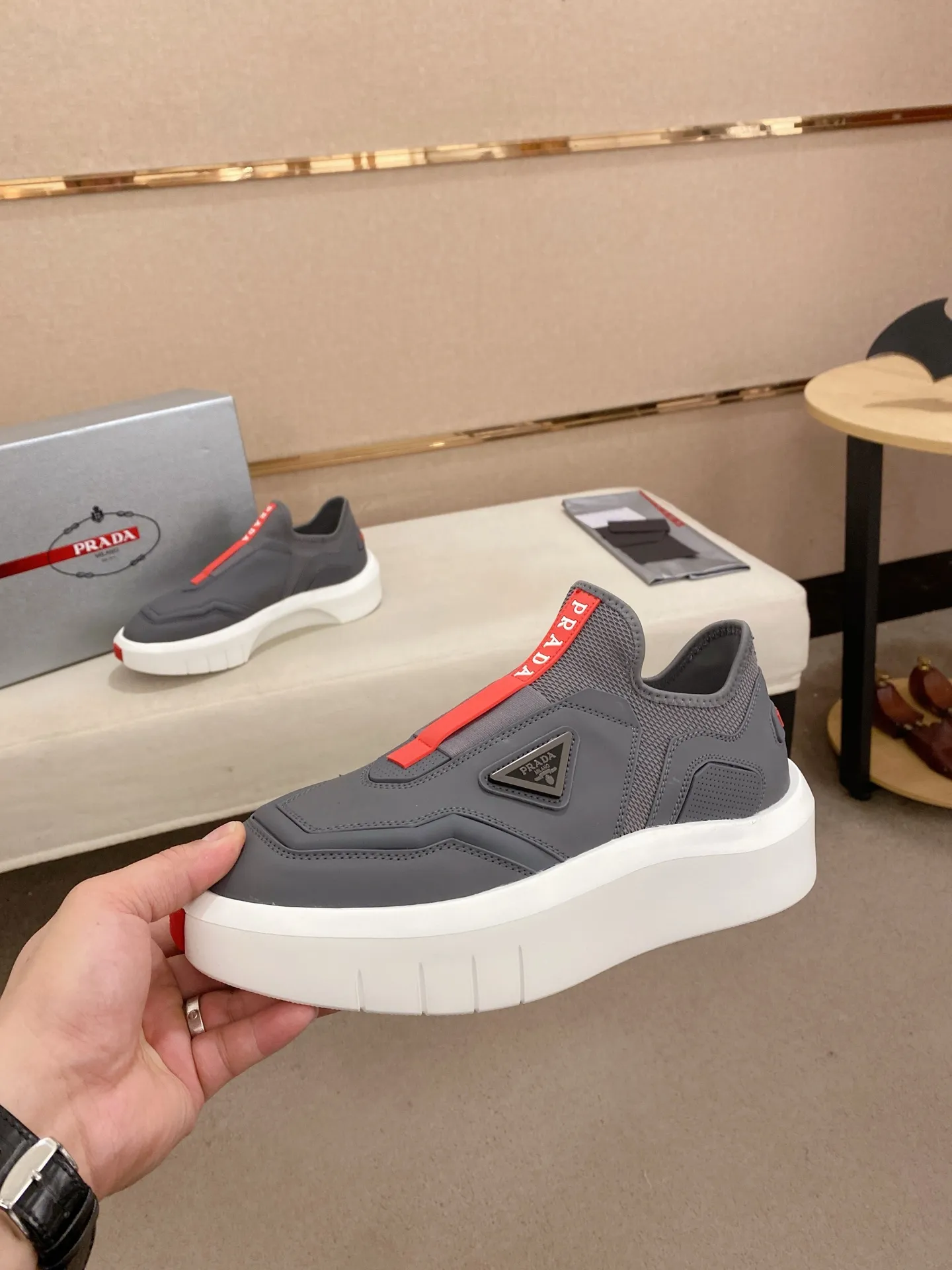 Men's shoes 💰 620💰 ✔️✔️✔️High-quality new PRADA counters are launched simultaneously, new men's shoes, 😘fabrics are selected from breathable fly-knit fabrics. Lining: Imported cowhide leather lining. 👍🏿High-end☄️Open-molded non-slip rubber outsole, exquisite lines, simple and elegant, comfortable and high-end for leisure travel. Code number: 38 to 45